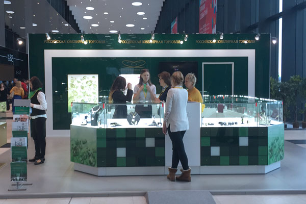 Компания JSB Shop оборудовала демонстрационные стенды «Русской Ювелирной Торговли» антикражными замками InVue SmartLock