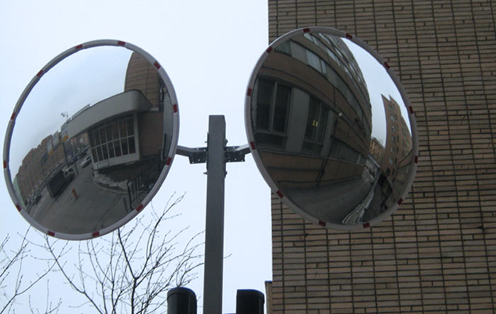 Уличное обзорное зеркало